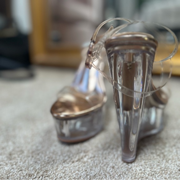 Transparent High Heel Sandals - Picture 4 of 5